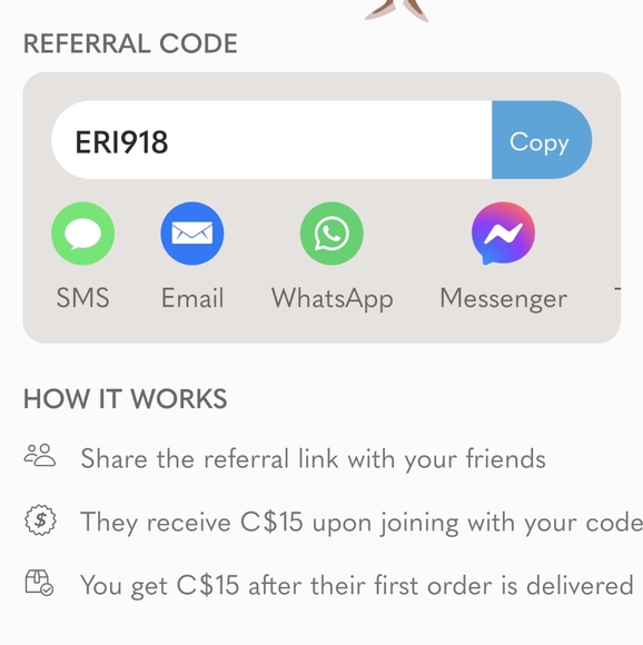 Danier Leather Clutch Purse - Picture 3 of 3